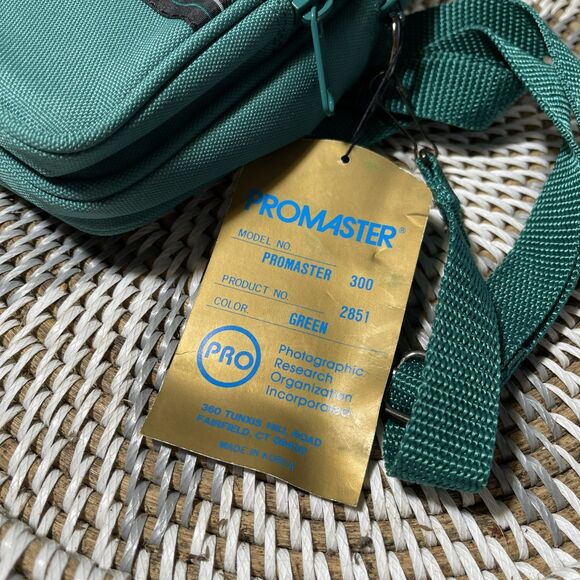 Vintage Promaster 300 Green Nylon Camera Bag with Original Tag NWT - Picture 5 of 11
